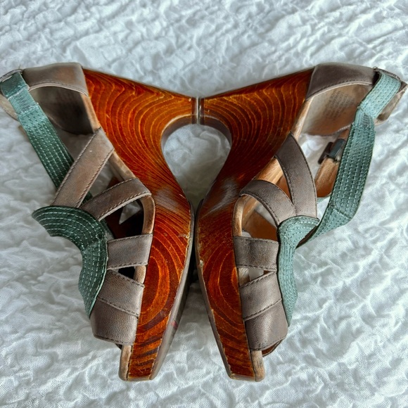 Miz Mooz Petra Leather Platform Heels Size 8 Wood Sculpted Heel Green Accent - Picture 5 of 11